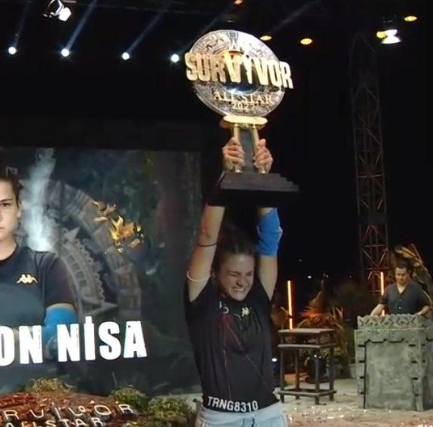 Survivor'da tartışmalara neden olmuştu! O Nisa'dan sokak ortasında adeta gövde gösterisi