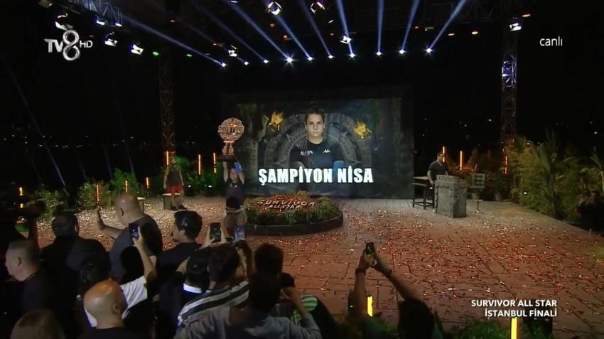 Survivor'da tartışmalara neden olmuştu! O Nisa'dan sokak ortasında adeta gövde gösterisi