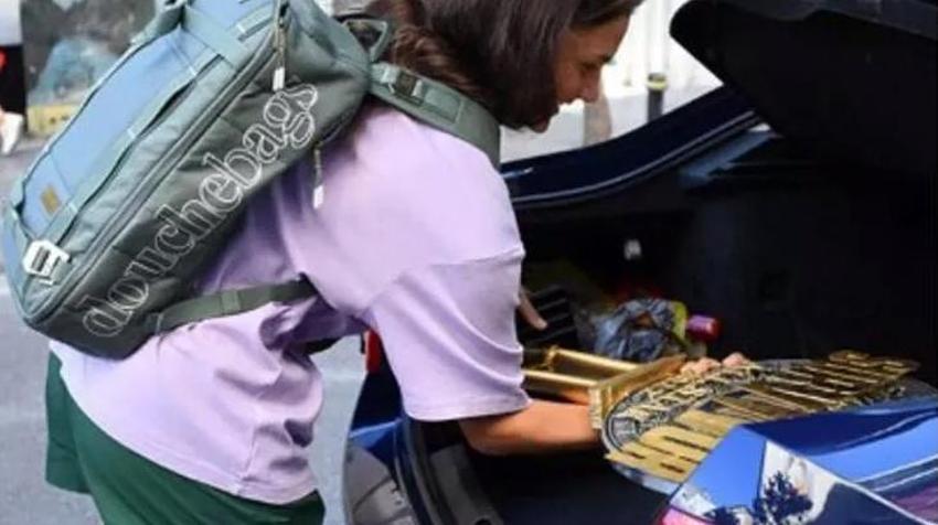 Survivor'da tartışmalara neden olmuştu! O Nisa'dan sokak ortasında adeta gövde gösterisi