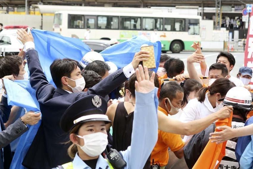 Japonya eski başbakanı Shinzo Abe'ye suikast!