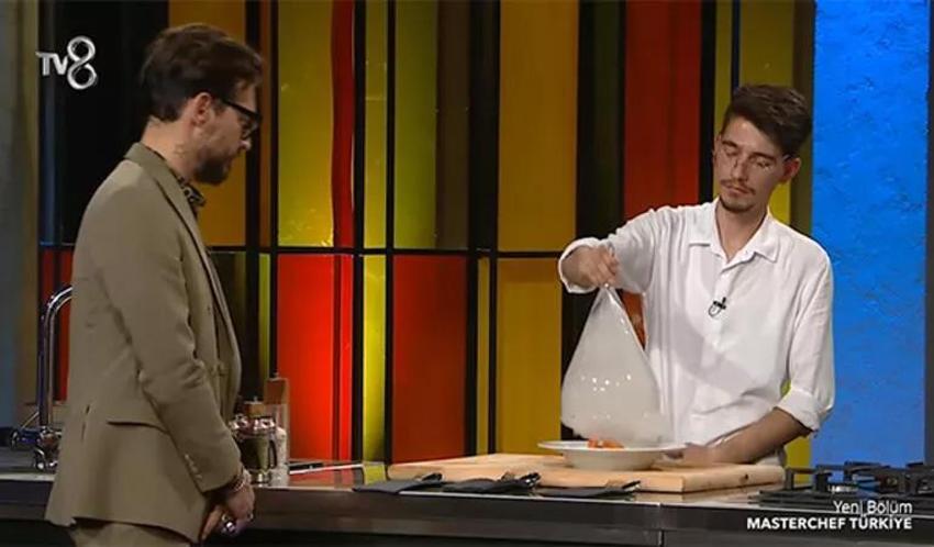 MasterChef'te güldüren anlar! Ömer İbiş'in Mehmet Yalçınkaya hikayesi güne damga vurdu