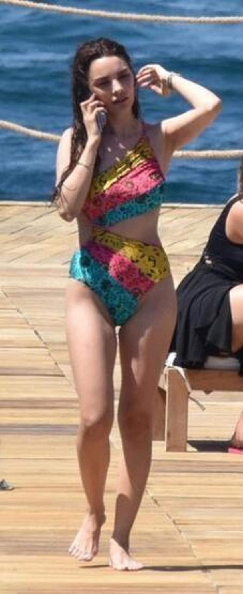 Hazal Filiz Küçükköse tatil sezonunu açtı, güzelliğiyle hayran bıraktı!