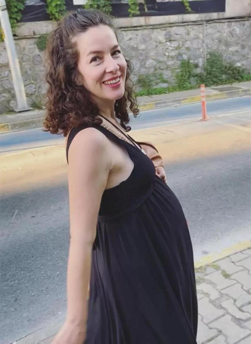 Ayfer Dönmez'den doğum fotoğrafları paylaşımı!