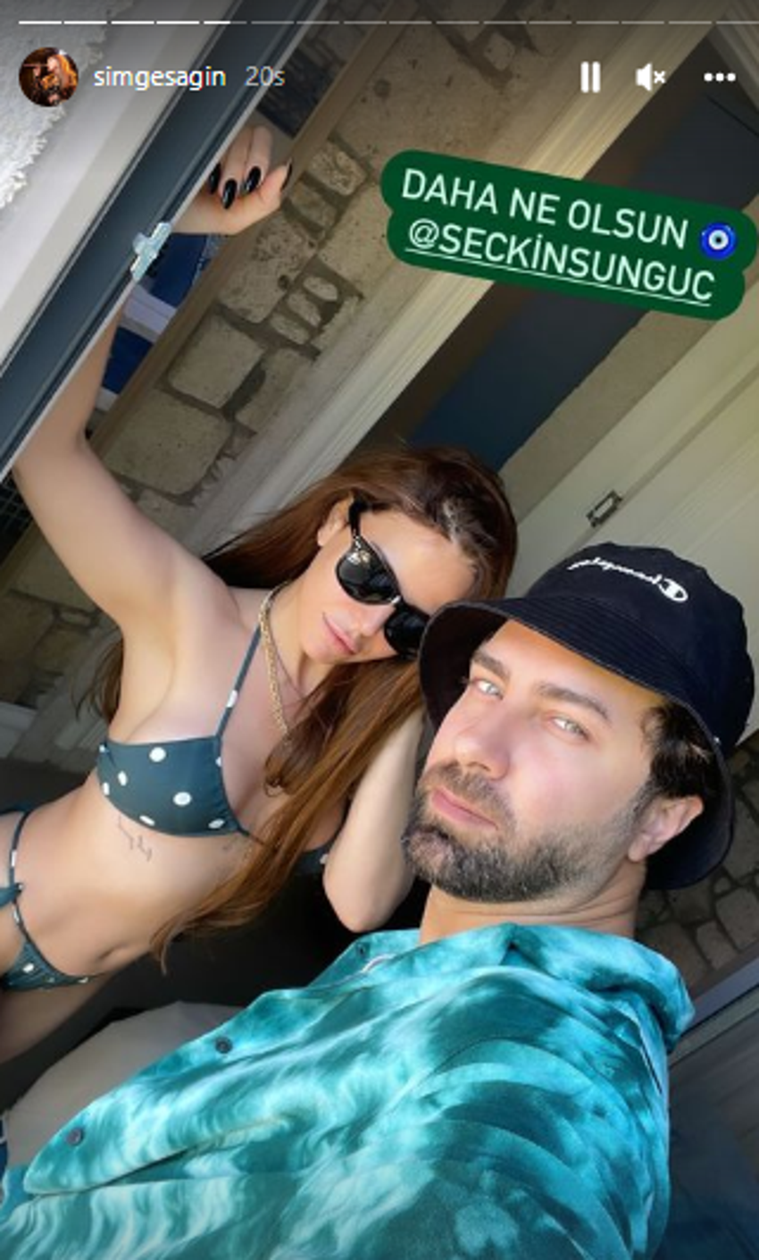 Simge Sağın'dan bikinili pozlar! "İki erkek arasında çiçek"
