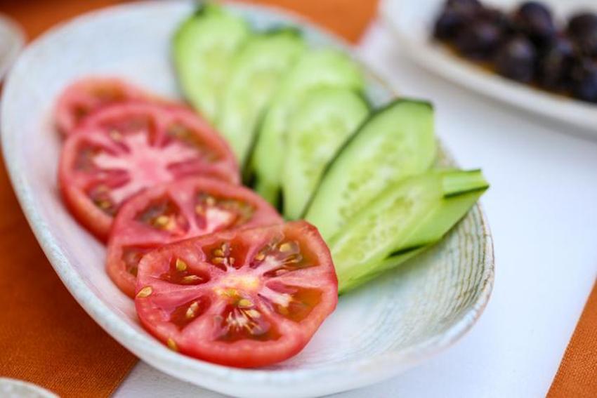 Hücreleri tamamen yeniliyor, kolesterol, kalp krizi ve kanser riskini düşürüyor! Suyundan bir bardak içen...