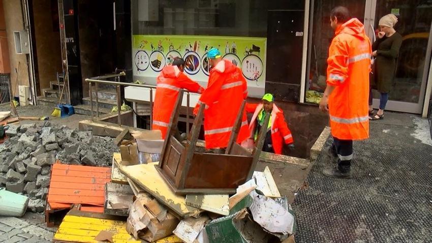 İstanbul’da sel felaketi! Sağanak kuvvetli vurdu! Vali saat verip uyardı...