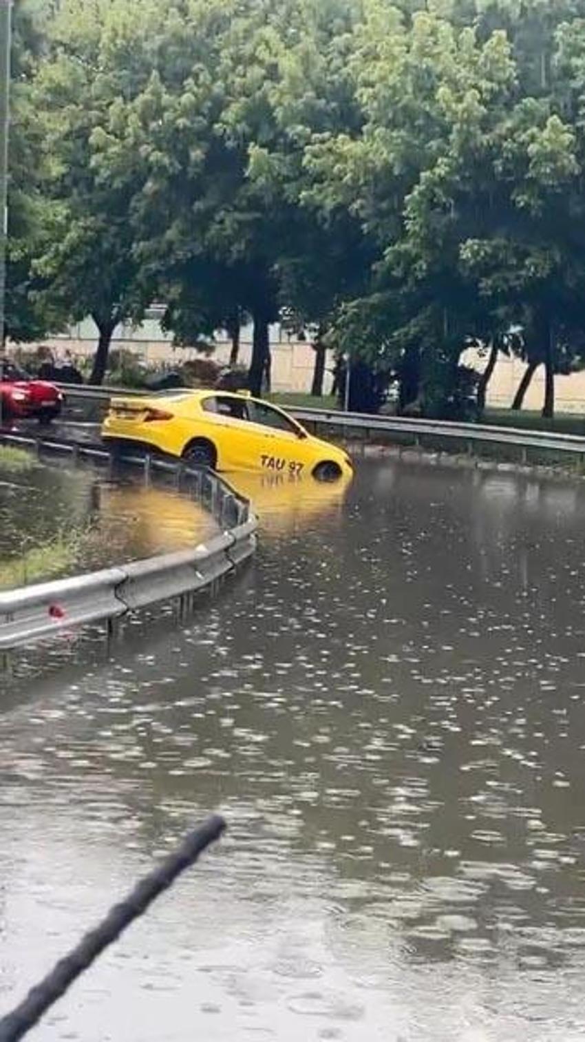 İstanbul’da sel felaketi! Sağanak kuvvetli vurdu! Vali saat verip uyardı...