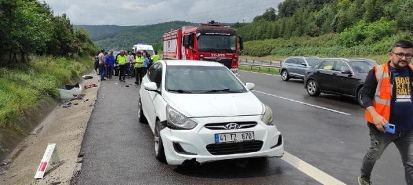 Oto kurtarıcıdan düşen araca, otomobil çarptı: 1 ölü, 4 yaralı