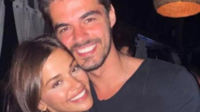 Berk Atan ile Selin Yağcıoğlu baş başa tatilde!