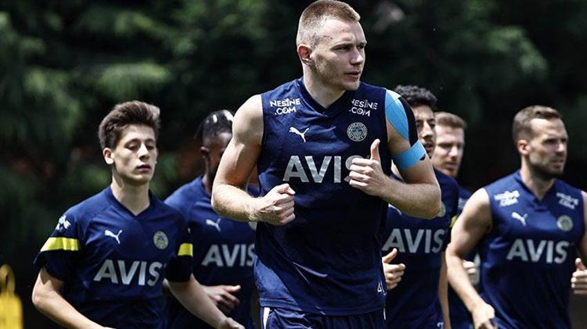 Üvey kardeşleri Süper Lig'de oynuyor! İşte Ali Koç'un yeni forveti! 36 maçta 15 gol 6 asist