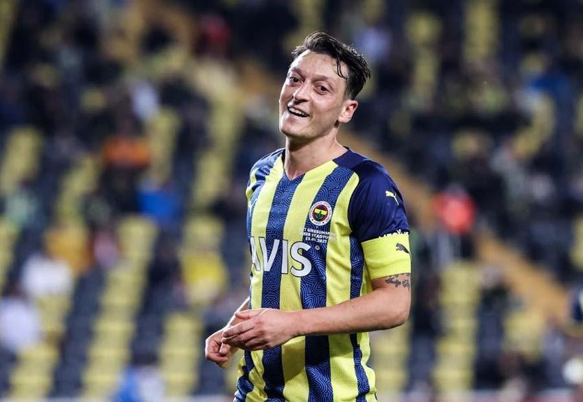 Mesut Özil ile Fenerbahçe'nin yolları resmen ayrıldı!