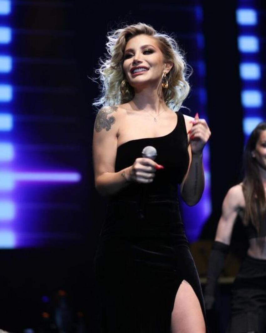 'İrem Derici füze atmış!' Cem Belevi ile olaylı ayrılığı sonrası ünlü sanatçı sosyal medyayı salladı