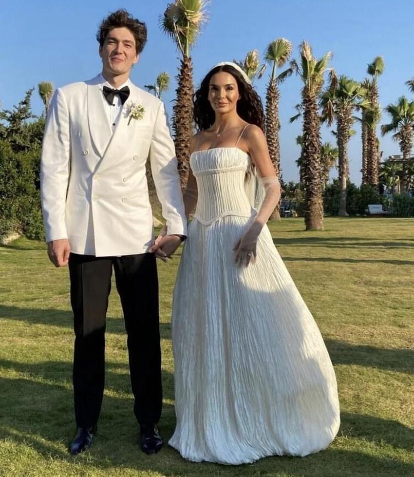 Ebru Şahin ile Cedi Osman'dan düğün sonrası ilk kare geldi!