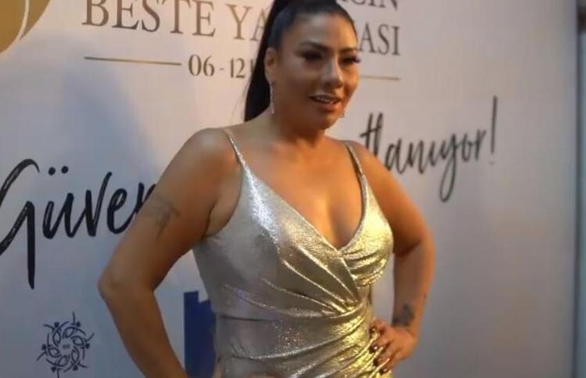 Işın Karaca tatilde aşka geldi, sevgilisi Can Yapıcıoğlu’nu öpücüklere boğdu