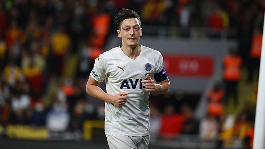 Fenerbahçe'de Mesut Özil karmaşası! Menajerinden flaş açıklama...