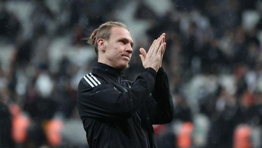 Beşiktaş'ta büyük kriz! Sadece 5 dakika oyunda kalan futbolcu kapıları tekmeledi, hemen kadro dışı kaldı