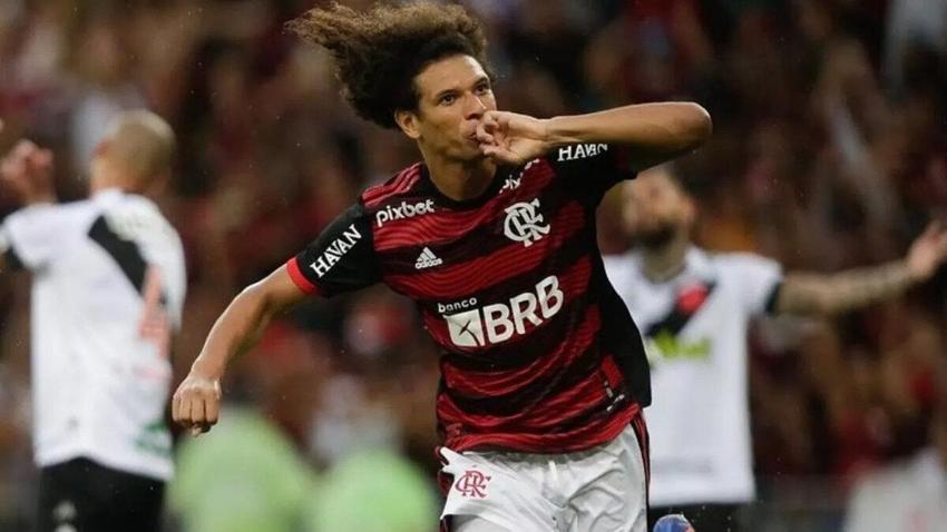 Fenerbahçe transfer bombalarını peş peşe açıkladı! Bir yıldız daha kadroya katılıyor