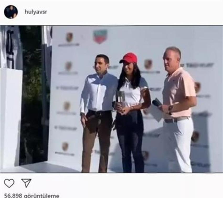 Zehra Çilingiroğlu kırmızı bikinisiyle dikkat çekti!