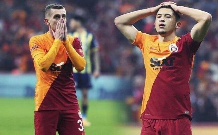 Okan Buruk'un 2 futbolcu hakkında aldığı karar taraftarları çıldırttı! 'Yine kümeye oynarız'