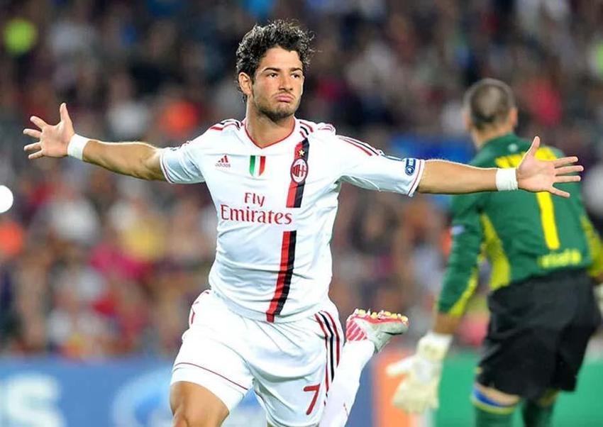 Transferde flaş gelişmeyi İtalyanlar duyurdu: Brezilyalı golcü Pato Süper Lig yolunda! İşte yeni takımı...