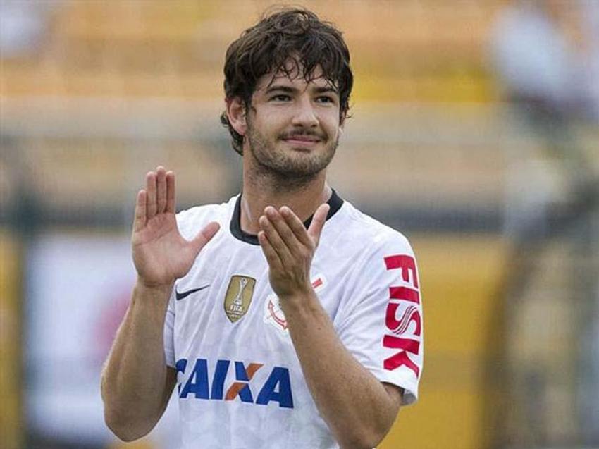 Transferde flaş gelişmeyi İtalyanlar duyurdu: Brezilyalı golcü Pato Süper Lig yolunda! İşte yeni takımı...