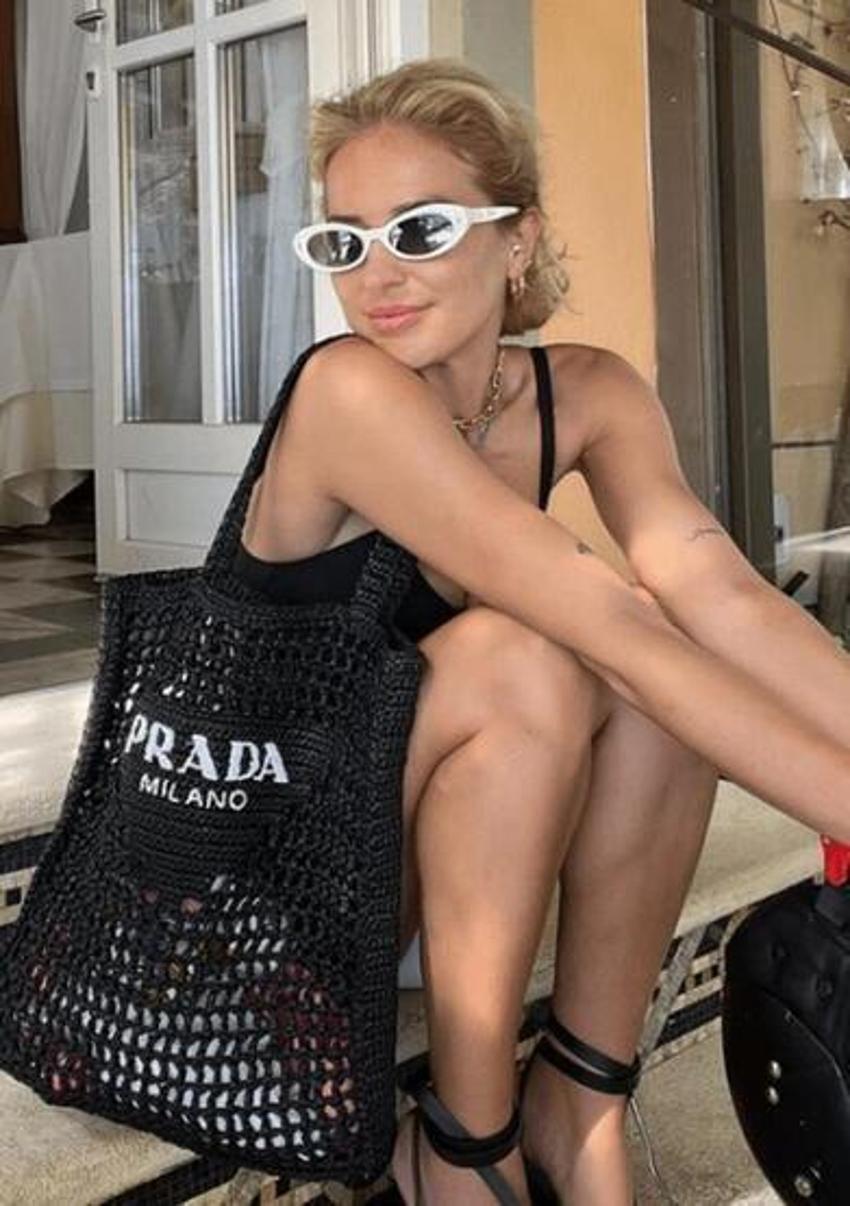 Burcu Esmersoy, İtalya'yı motorla turluyor!