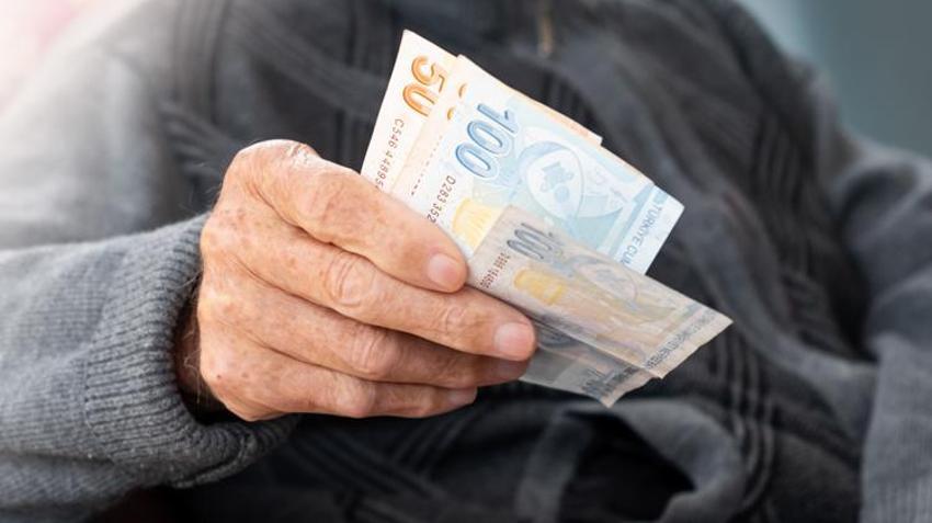 Emekli maaşlarına zam geldi! Hesaplara yatıyor! Ve tarih verildi!