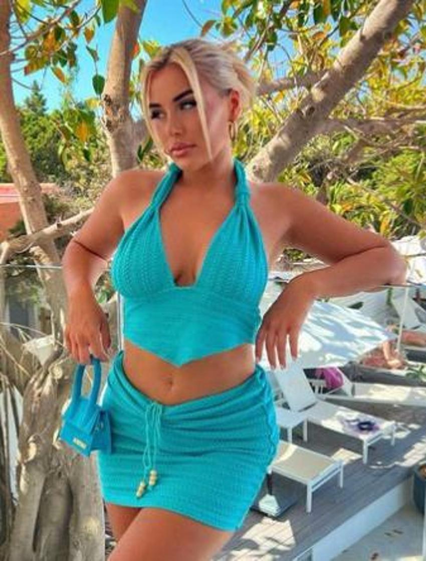 Love Island’ın eski yarışmacısı Ellie Brown 'Geri döndüm' notuyla paylaştı!