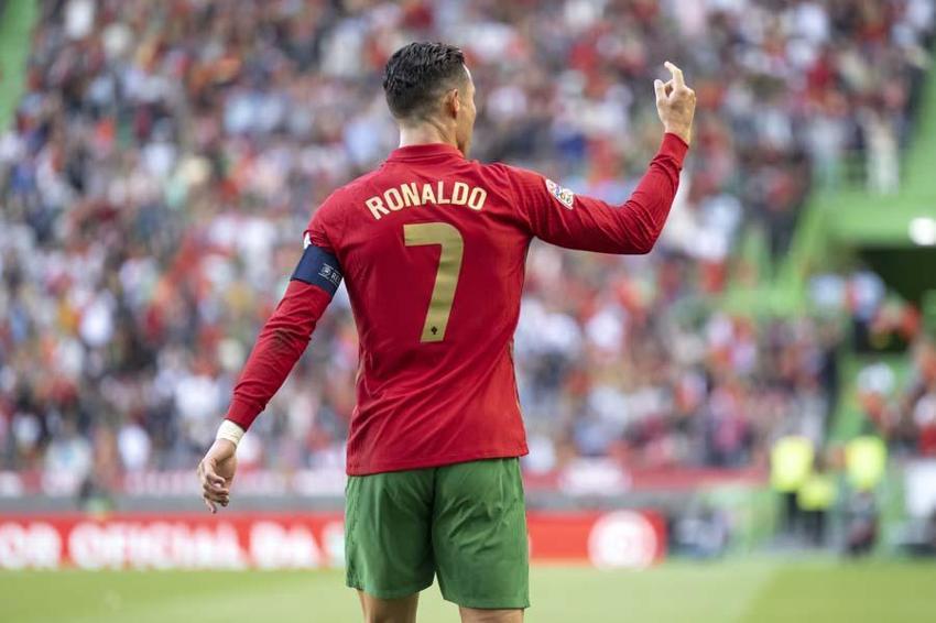Cristiano Ronaldo'yu Avrupa'nın devleri reddetti farklı bir coğrafyadan astronomik bir teklif geldi!