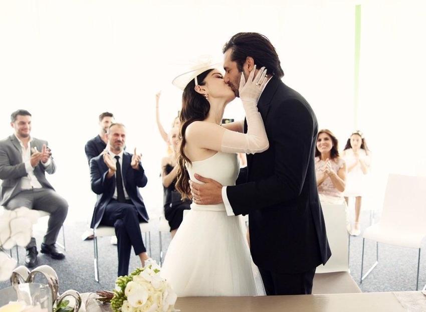 Özge Gürel ve Serkan Çayoğlu dünyaevine girdi! İşte nikahtan ilk kareler...