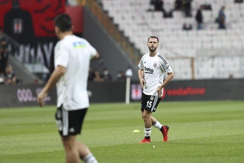 Erden Timur Sergen'in prensini istedi taraftarlar isyan etti! 'Koskoca sezon 1 asist yaptı 3 M.€' aldı'