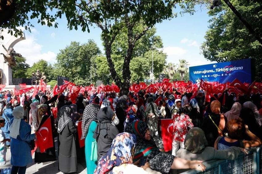 15 Temmuz Demokrasi ve Milli Birlik Günü, binler Saraçhane Meydanı'na akın ediyor...