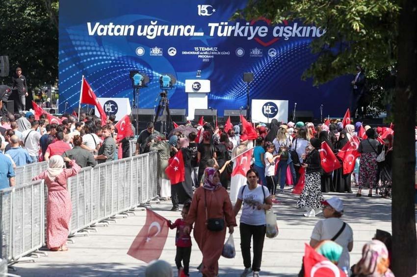 15 Temmuz Demokrasi ve Milli Birlik Günü, binler Saraçhane Meydanı'na akın ediyor...