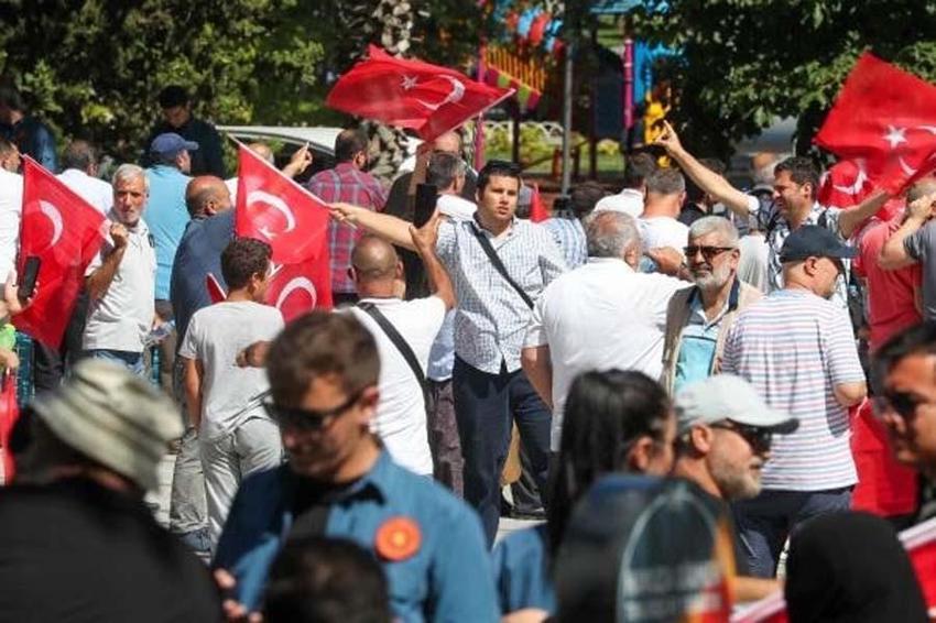 15 Temmuz Demokrasi ve Milli Birlik Günü, binler Saraçhane Meydanı'na akın ediyor...