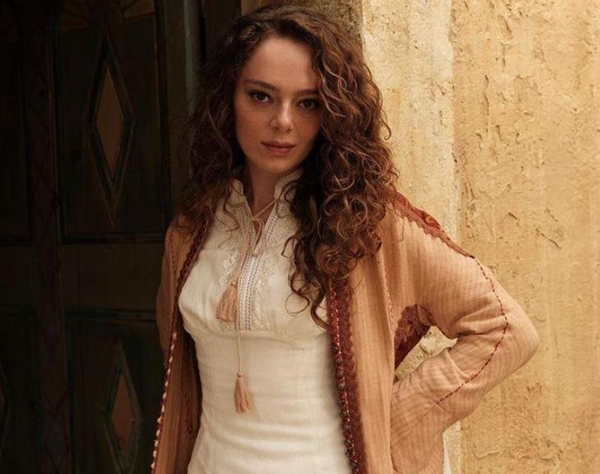 Sertab Erener çoraplarını ters çevirerek giyiyor! Sebebi ise...