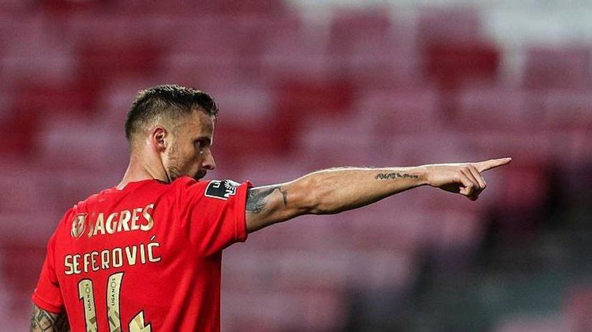 Herkes '6' numara forvet beklerken Erden Timur'dan 24 milyon euro'luk sağ bek bombası