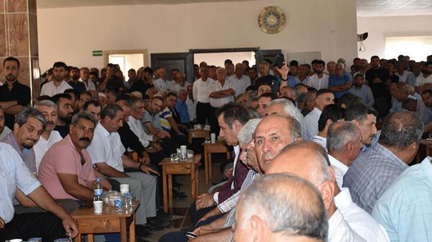 Valilik ve jandarma devreye girdi! Anlaşma sağlandı, köyü terk etme kararı...