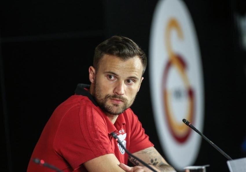 Galatasaray'da bir ayrılık daha! Sadece 2 milyon euro kâr ettiler