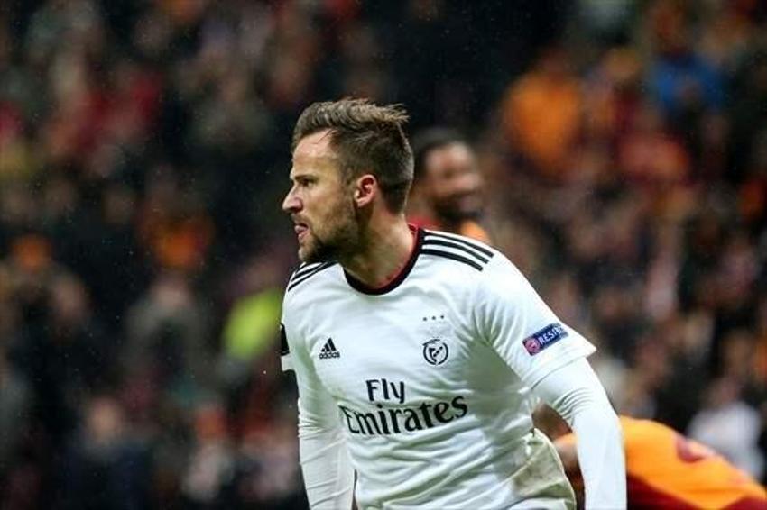 Galatasaray'da bir ayrılık daha! Sadece 2 milyon euro kâr ettiler