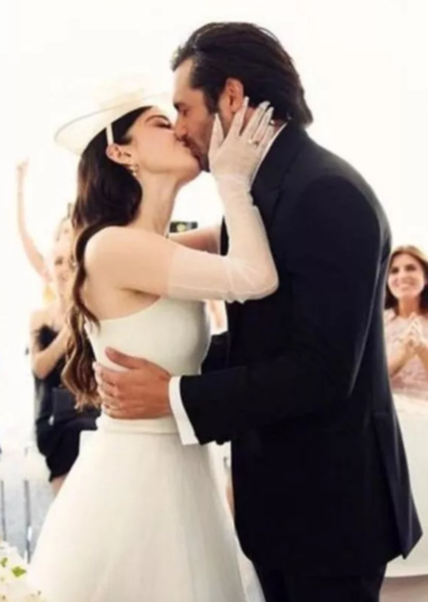 Özge Gürel-Sekan Çayoğlu çiftinden yeni düğün kareleri geldi!