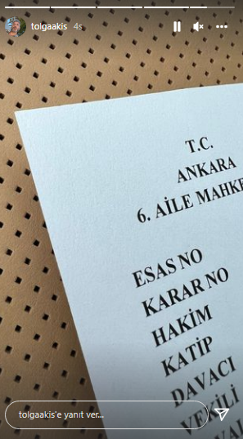 Zeynep Bastık'ın eşi Tolga Akış'tan mahkeme paylaşımı!