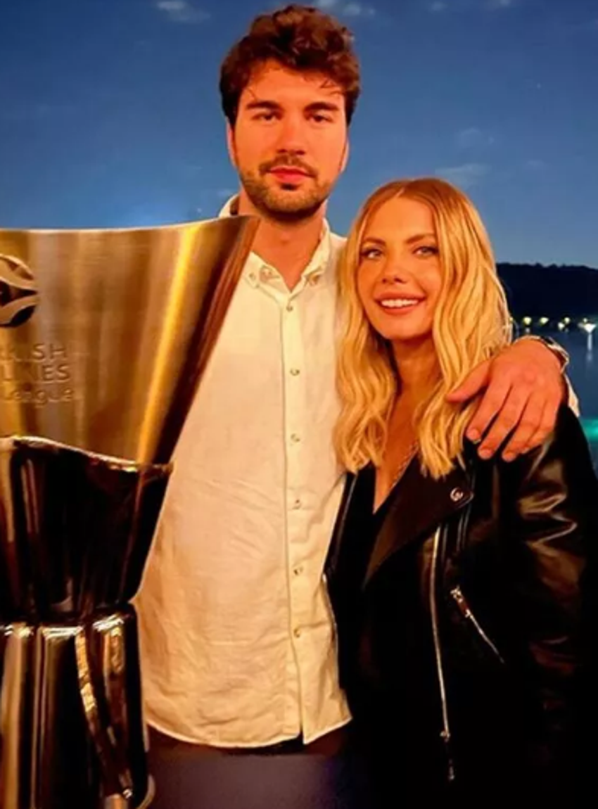 Eda Ece ile sevgilisi Buğrahan Tuncer tekne tatilinde! 