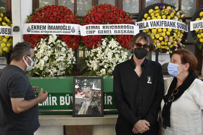 Erdal Beşikçioğlu'nun acı günü! Babasını son yolculuğuna uğurladı...