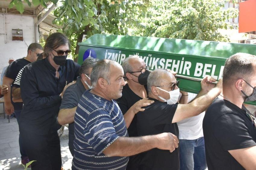 Erdal Beşikçioğlu'nun acı günü! Babasını son yolculuğuna uğurladı...