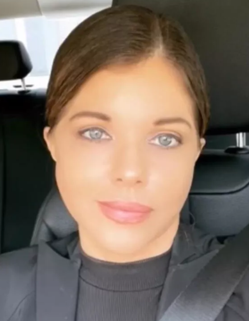 Ünlü oyuncu son Donna D'Ericco son paylaşımıyla olay yarattı! 'Kim demiş 54 yaşında bikini giyilmez diye!'