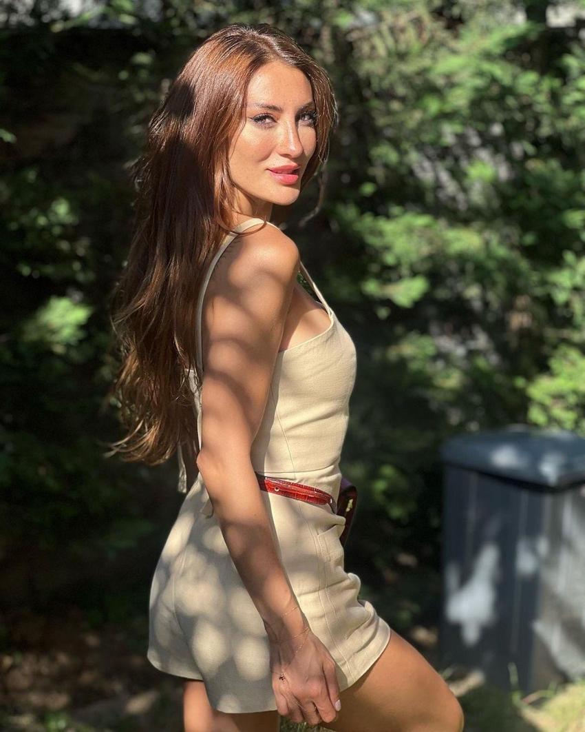 Survivor'un ilk kadın şampiyonu Merve Oflaz, bikinili pozlarıyla takipçilerini mest etti
