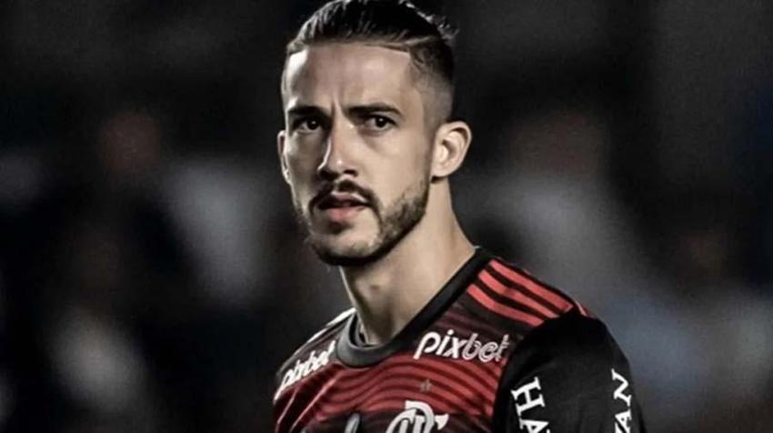Fenerbahçe'de sürpriz gelişme! Eşyalarını toplayan futbolcu takımda kaldı bir anda Jesus'un vazgeçilmezi oldu