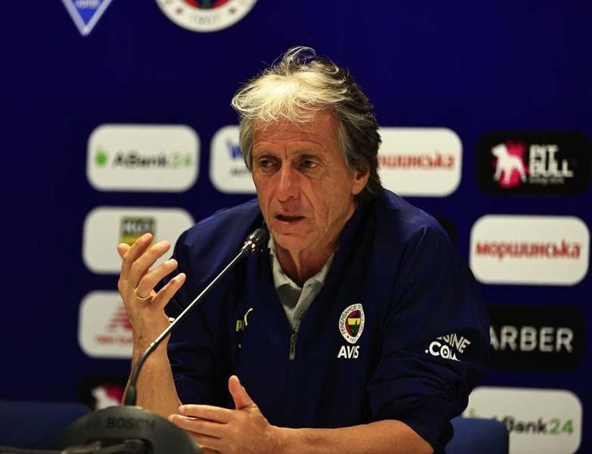 Fenerbahçe'de sürpriz gelişme! Eşyalarını toplayan futbolcu takımda kaldı bir anda Jesus'un vazgeçilmezi oldu