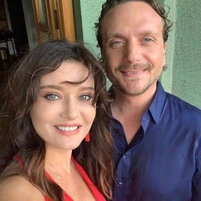 Nurgül Yeşilçay-Necati Kocabay çifti ıssız koyda! Romantik anlar...