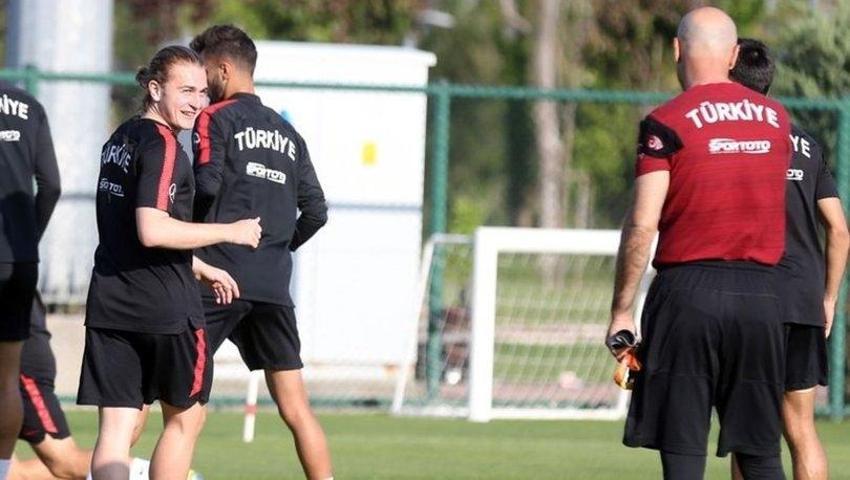 Galatasaray'da Son Dakika! Okan Buruk açıklamıştı! Halil Dervişoğlu'nun yerine yerli golcü bulundu